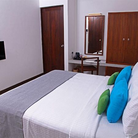 נגומבו Blue Oceanic Beach Hotel מראה חיצוני תמונה