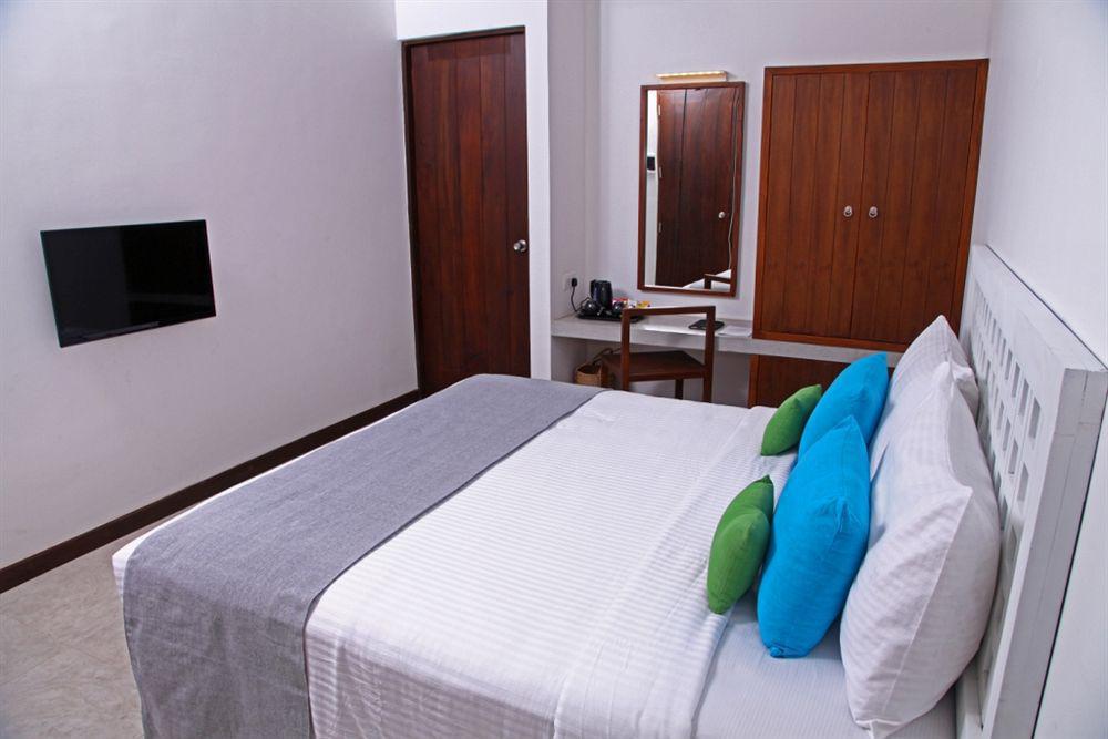 נגומבו Blue Oceanic Beach Hotel מראה חיצוני תמונה